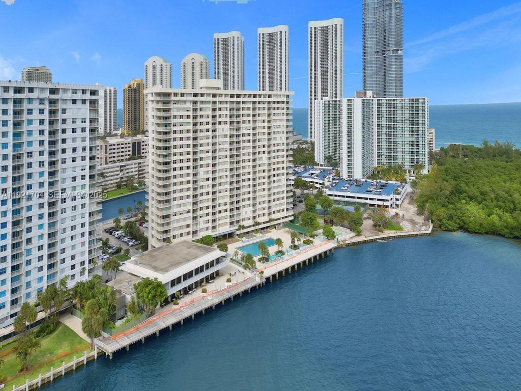 ARLEN HOUSE CONDO - Residential