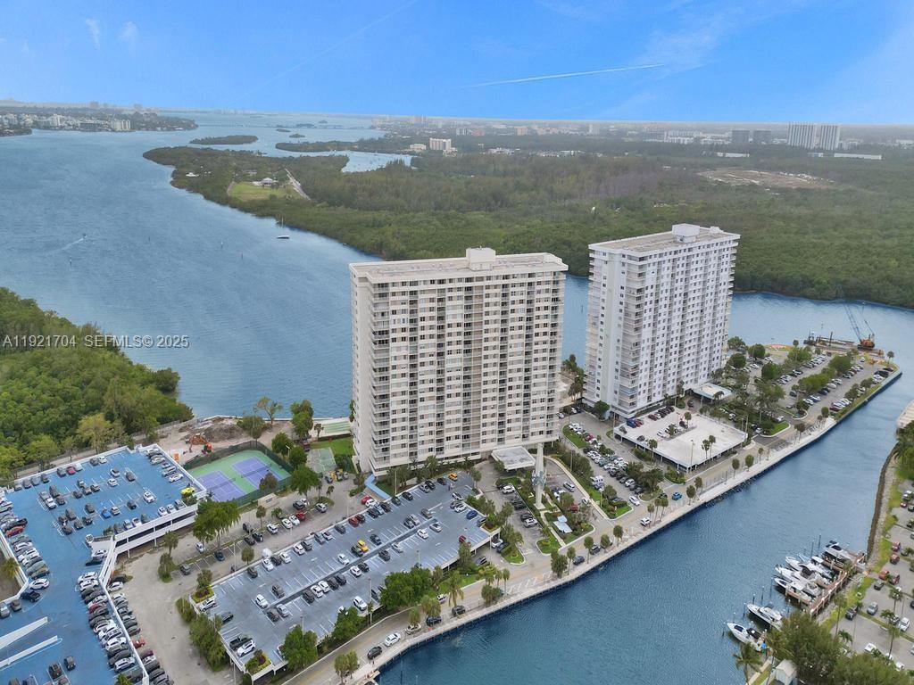ARLEN HOUSE CONDO - Residential
