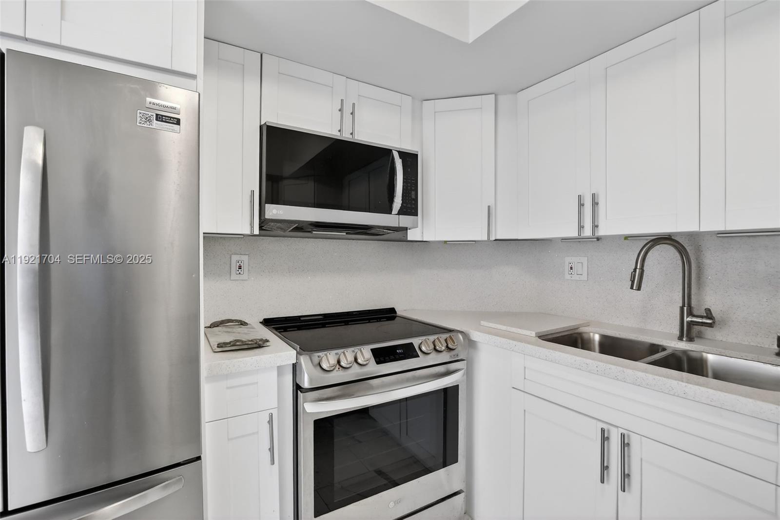 ARLEN HOUSE CONDO - Residential
