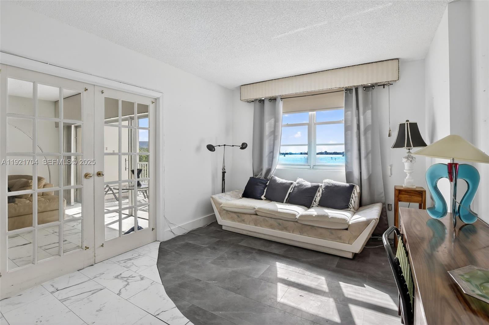 ARLEN HOUSE CONDO - Residential