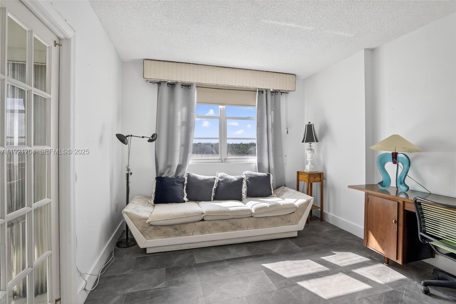 ARLEN HOUSE CONDO - Residential