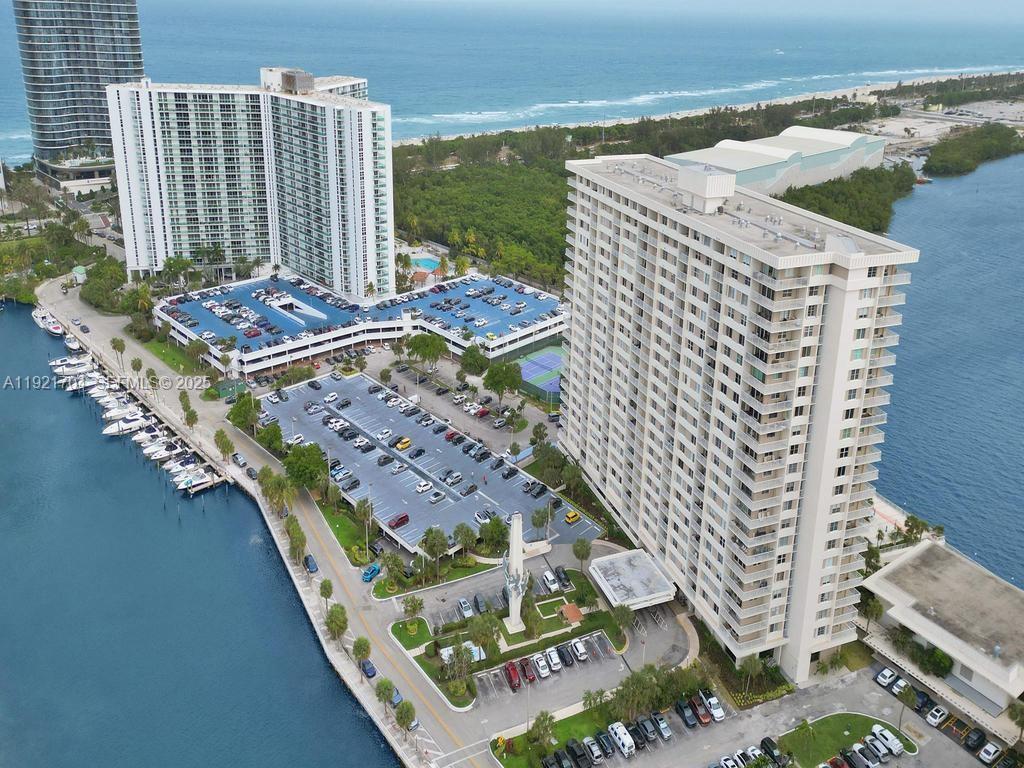 ARLEN HOUSE CONDO - Residential