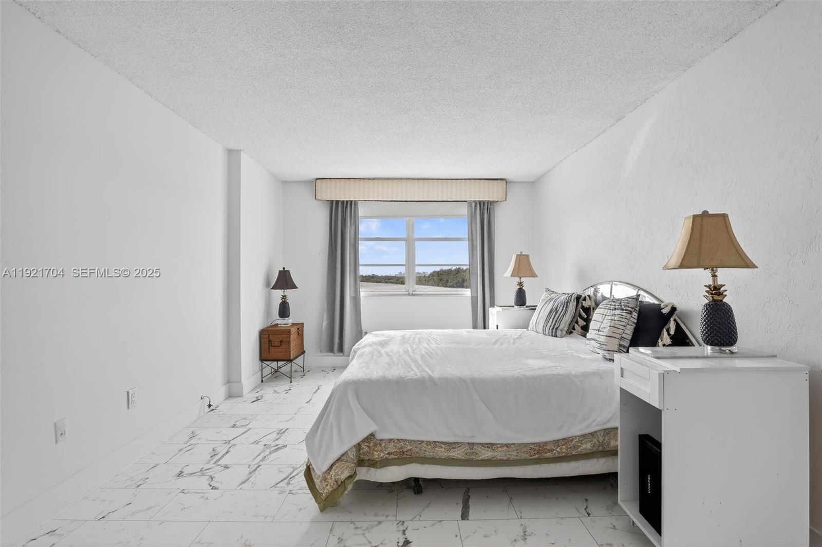 ARLEN HOUSE CONDO - Residential