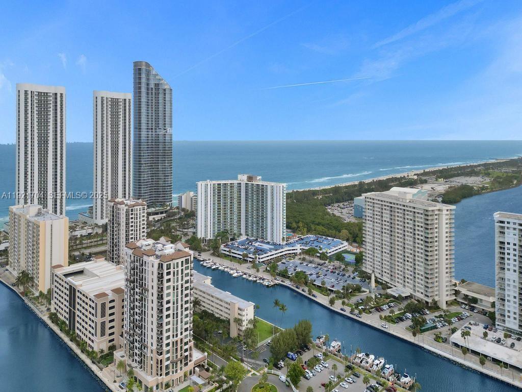 ARLEN HOUSE CONDO - Residential