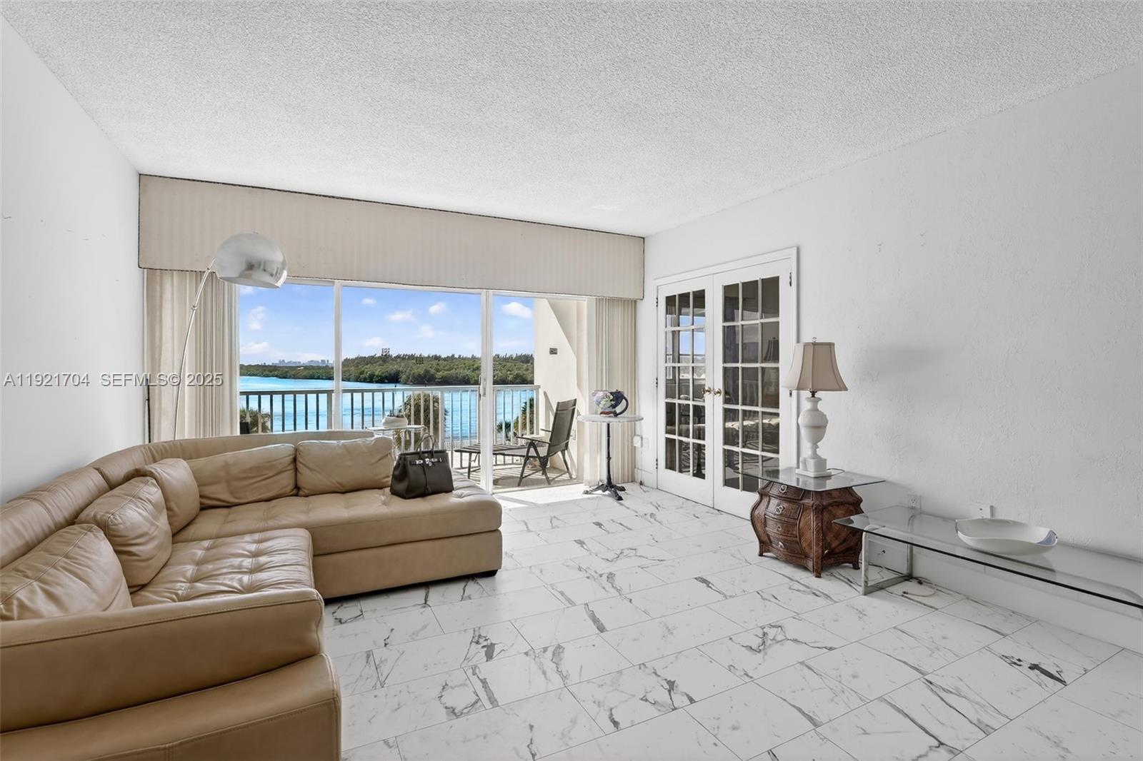 ARLEN HOUSE CONDO - Residential