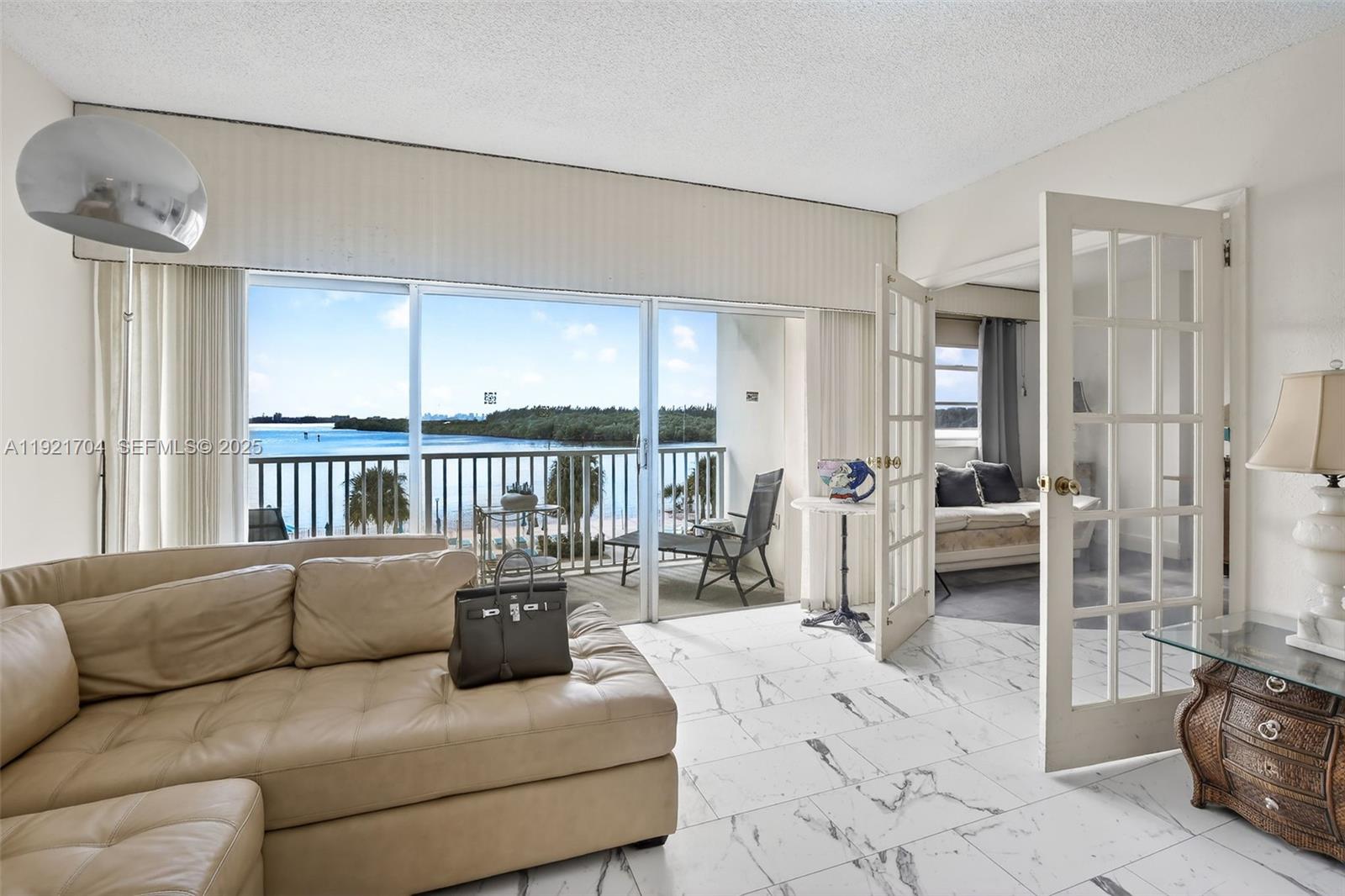 ARLEN HOUSE CONDO - Residential