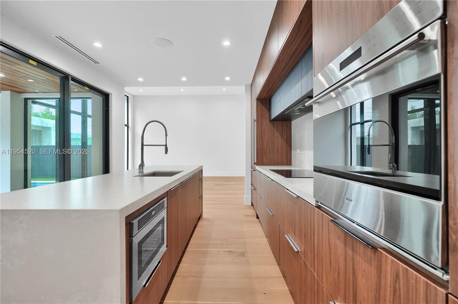 COLUMBIA PARK CORR PL - Residential