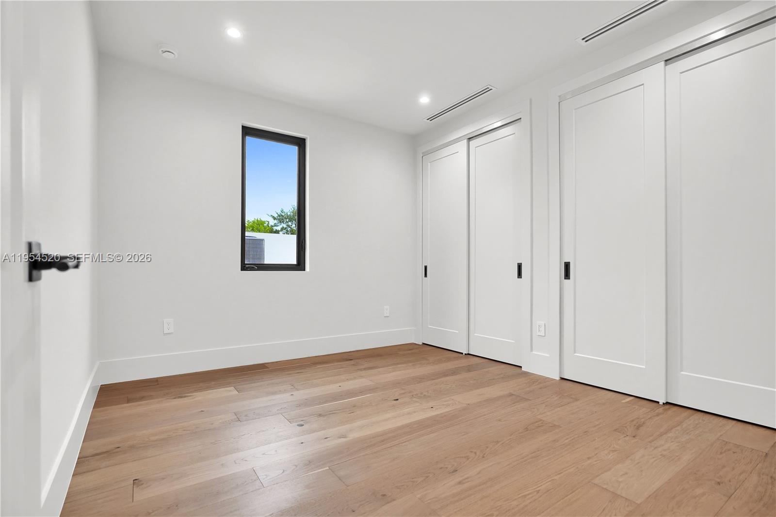 COLUMBIA PARK CORR PL - Residential
