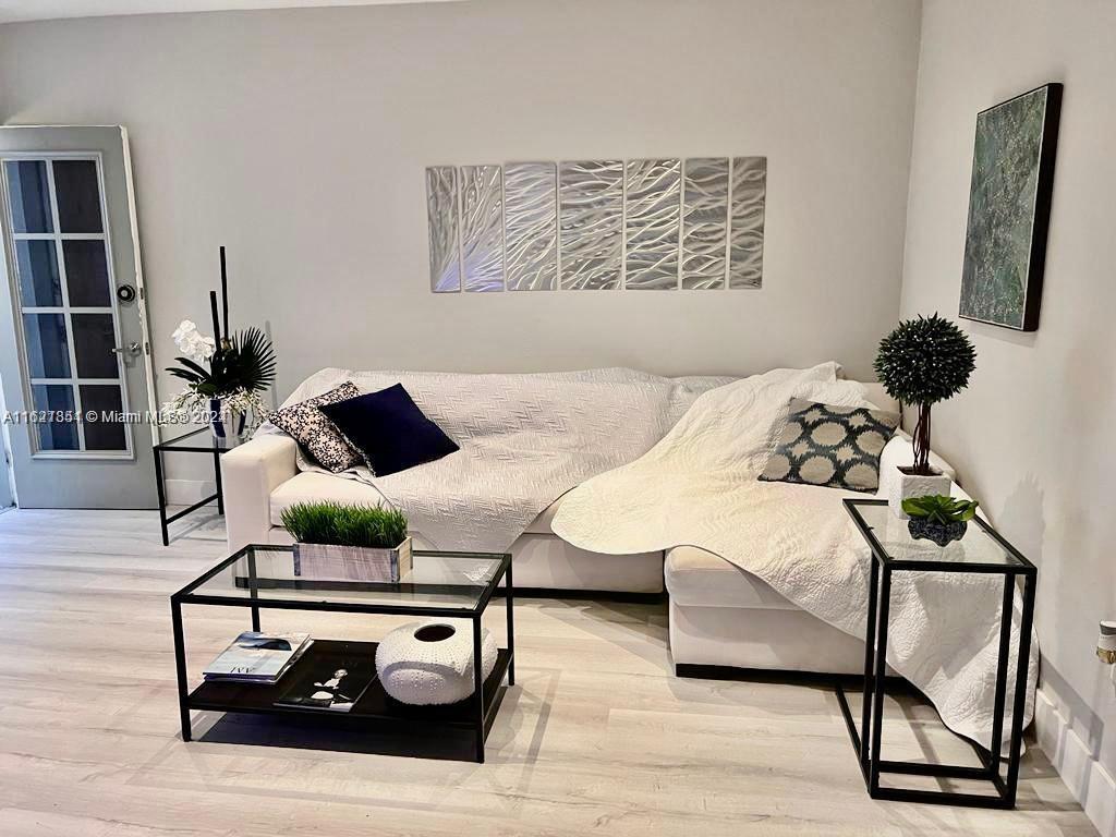 LINCOLN PLACE CONDO - Residential Lease