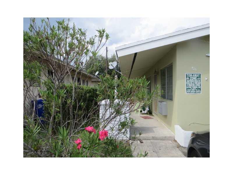 This is an authentic mimo property with terrazo floors. This spacious unit has a renovated kitchen , Large livingroom and a walk in closet in bedroom. this unit will not last. Showing begin April 1, 2015