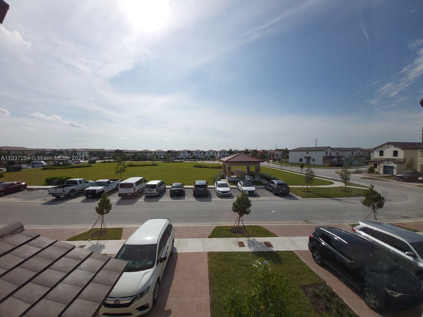 AQUABELLA NORTH - Residential Lease