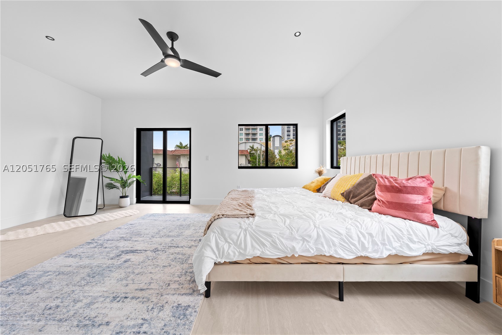 MIAMI SUBURBAN ACRES - Residential Lease