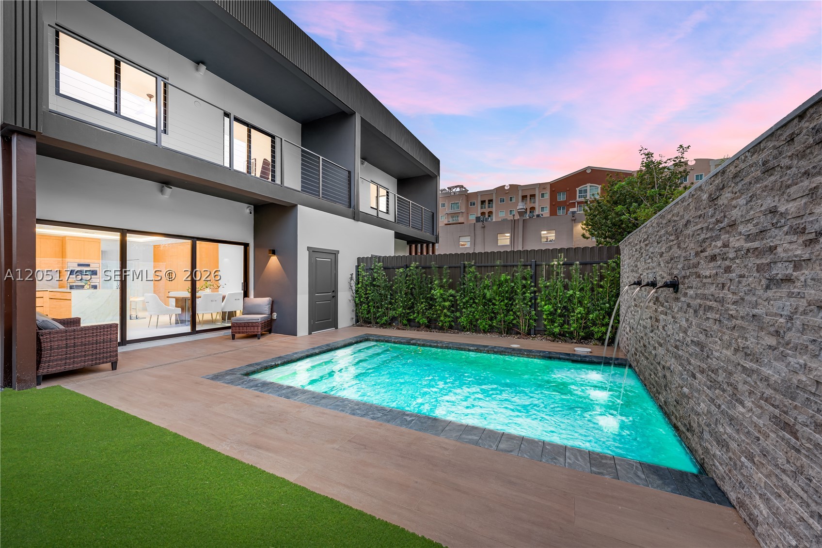 MIAMI SUBURBAN ACRES - Residential Lease