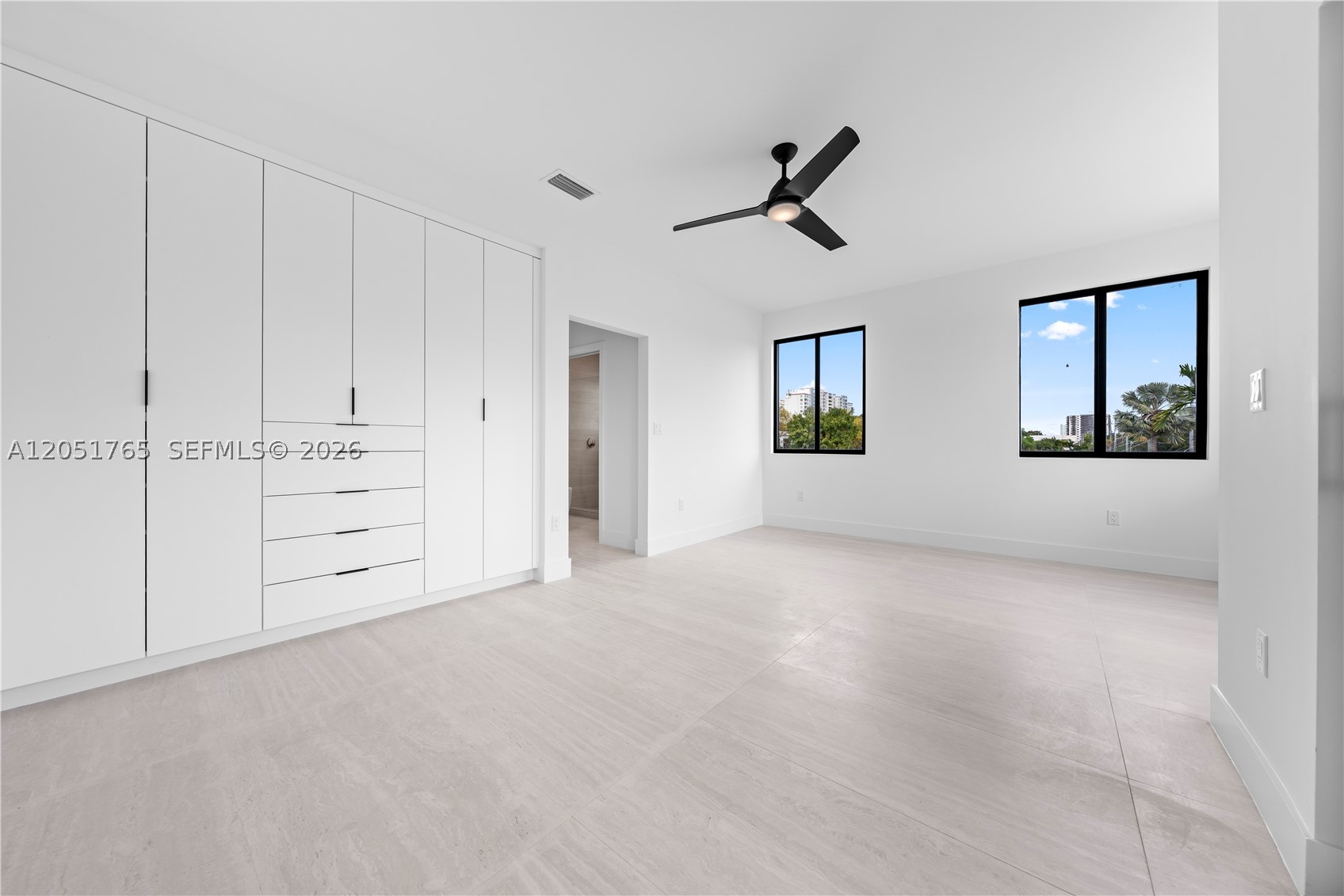 MIAMI SUBURBAN ACRES - Residential Lease