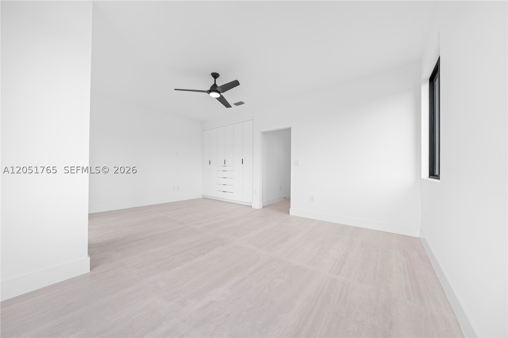 MIAMI SUBURBAN ACRES - Residential Lease