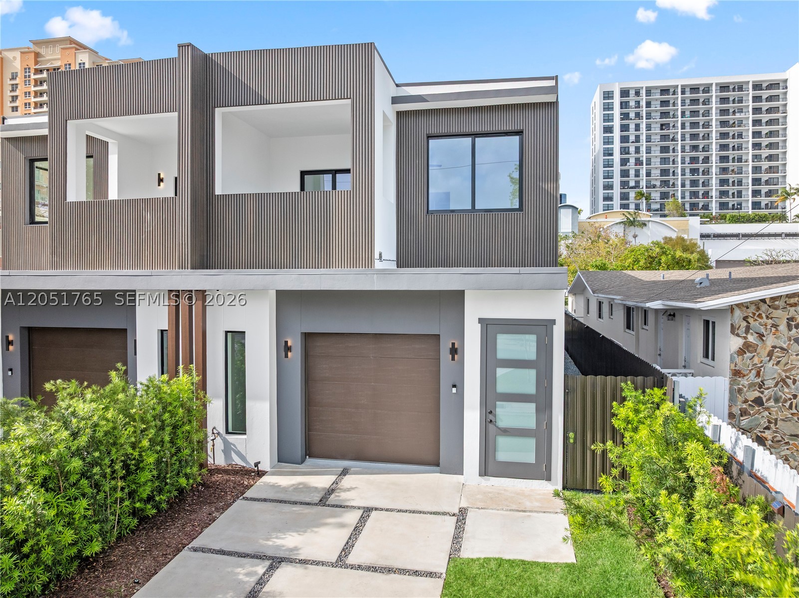 MIAMI SUBURBAN ACRES - Residential Lease