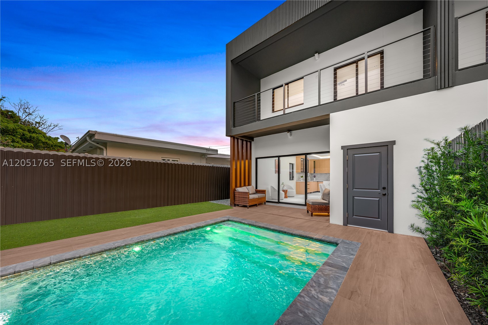 MIAMI SUBURBAN ACRES - Residential Lease