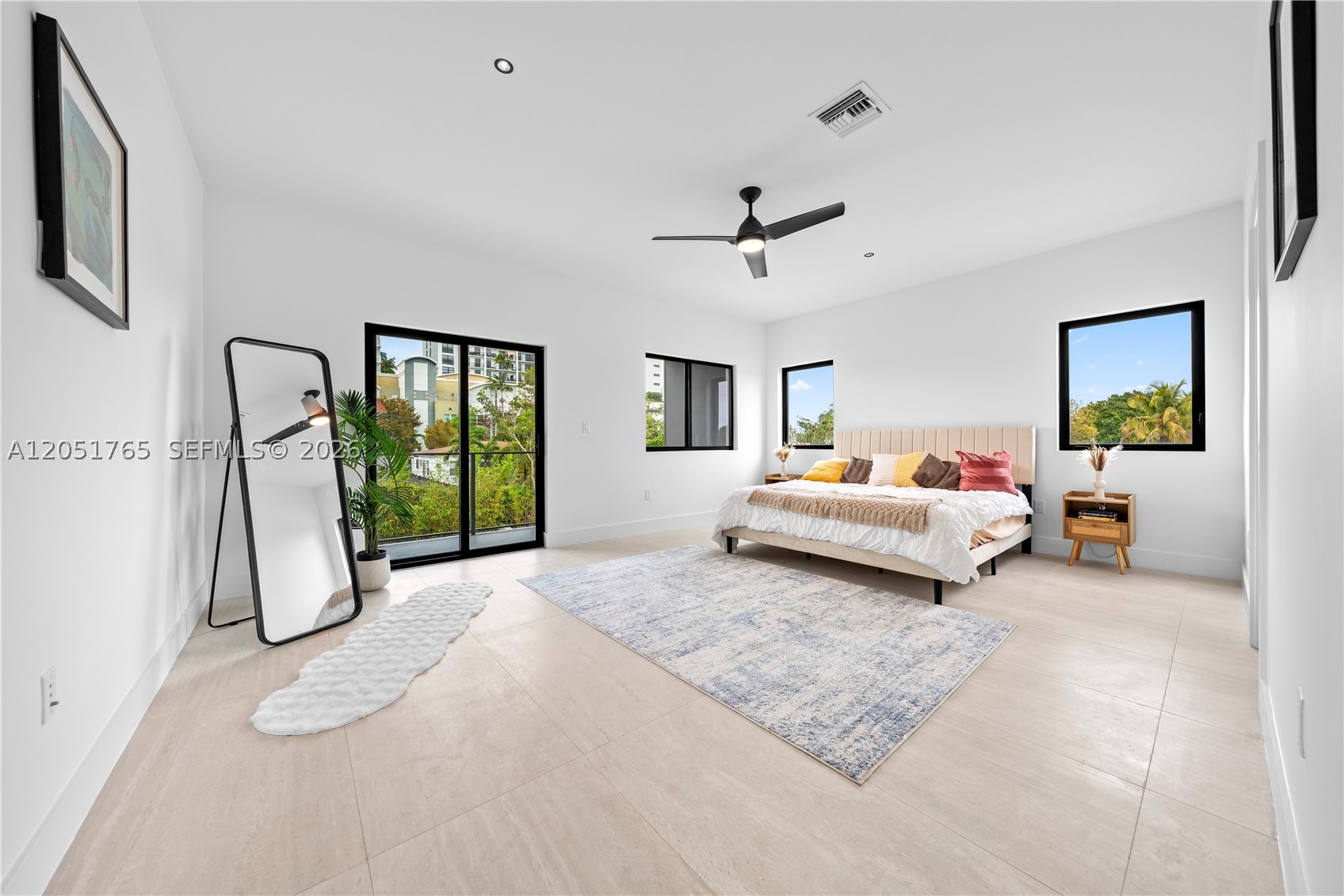 MIAMI SUBURBAN ACRES - Residential Lease