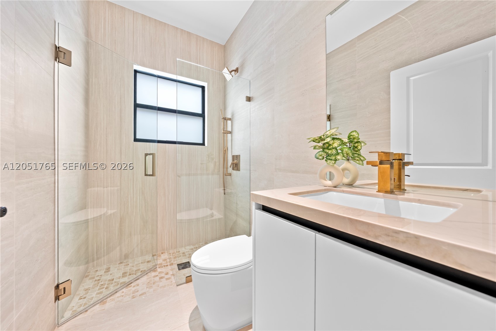 MIAMI SUBURBAN ACRES - Residential Lease