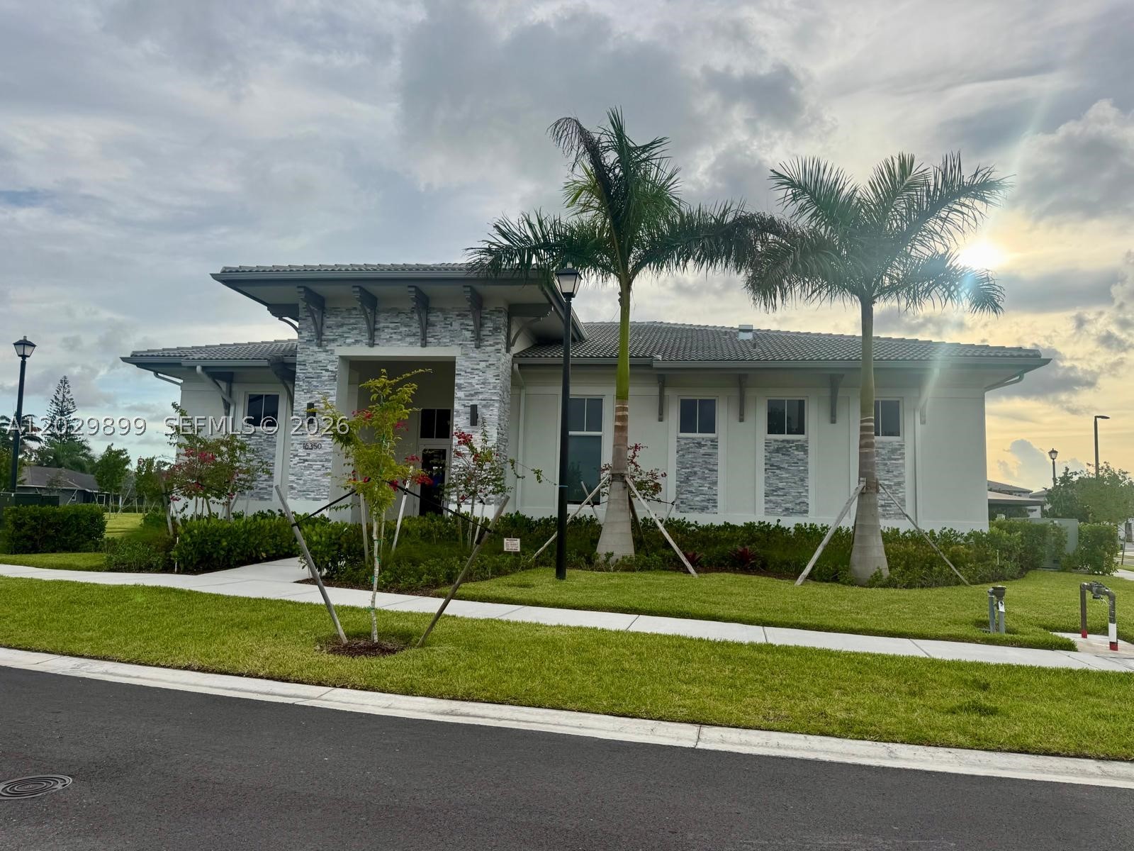 CEDAR POINTE - PARADISE - Residential Lease