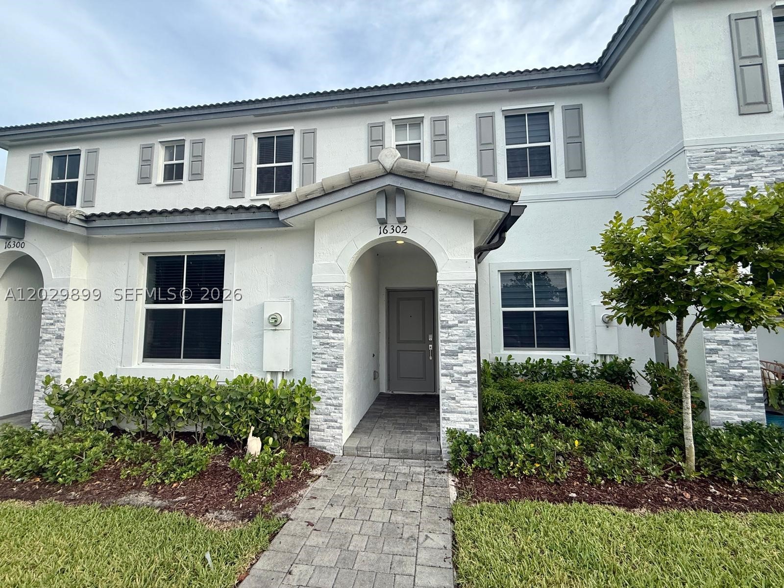 2023 CONSTRUCTION!  3-BED/ 3-BATHS HOME LOCATED IN ONE OF HOMESTEAD'S FASTEST-GROWING FAMILY-FRIENDLY COMMUNITIES. OPEN-CONCEPT LIVING, DINING, AND KITCHEN AREA, SPACIOUS FAMILY ROOM. FIRST-FLOOR BEDROOM AND FULL BATH OFFER FLEXIBILITY FOR GUESTS OR MULTIGENERATIONAL LIVING. EASY ACCESS TO TOP LOCAL ATTRACTIONS, SCHNEBLY'S REDLAND WINERY, BLACK POINT MARINA, HOMESTEAD-MIAMI SPEEDWAY, AND HOMESTEAD AIR RESERVE BASE. CONVENIENTLY LOCATED NEAR SHOPPING, DINING, PARKS, SCHOOLS, AND MAJOR HIGHWAYS. PERFECT COMBINATION OF COMFORT, CONVENIENCE, AND SOUTH FLORIDA LIVING.