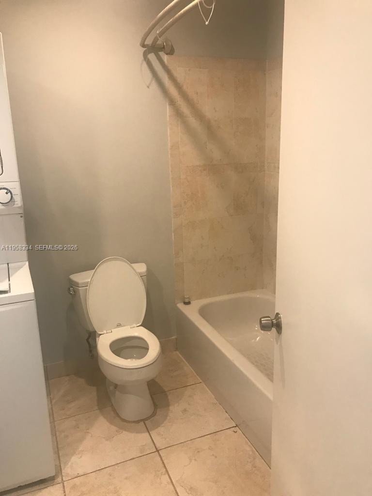 VILLAGE AT DADELAND CONDO - Residential