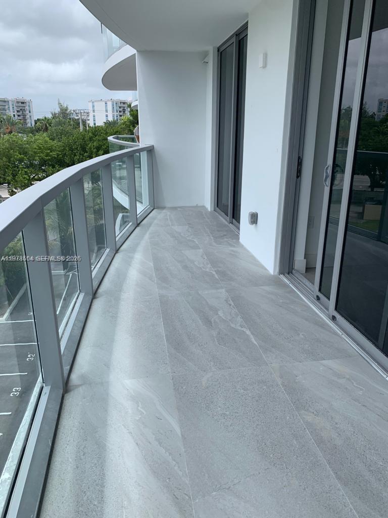 THE HIGHLANDS CONDO - Residential