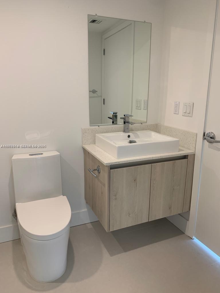 THE HIGHLANDS CONDO - Residential