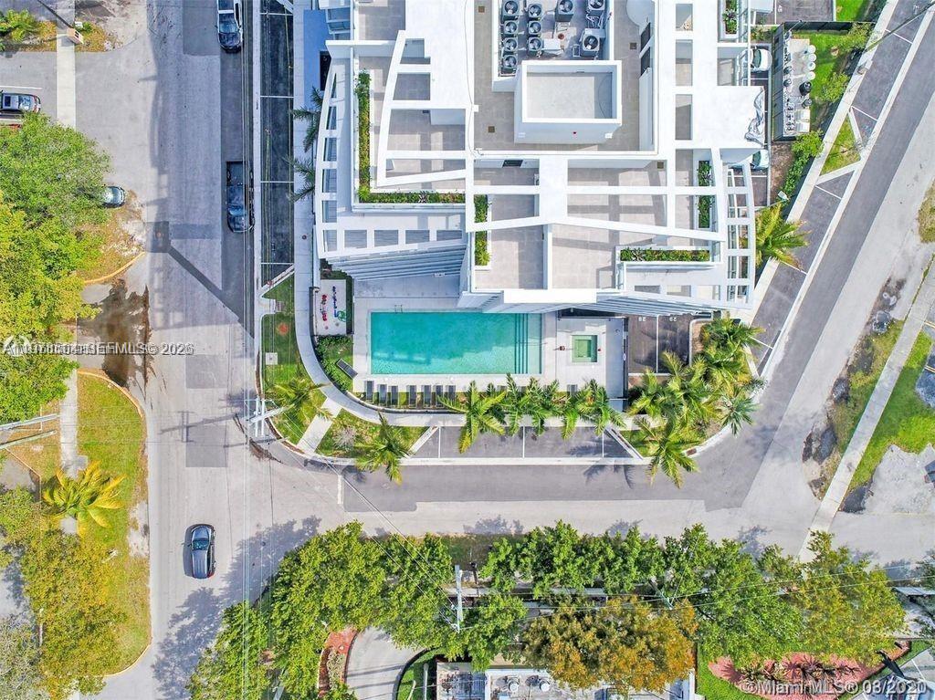 THE HIGHLANDS CONDO - Residential