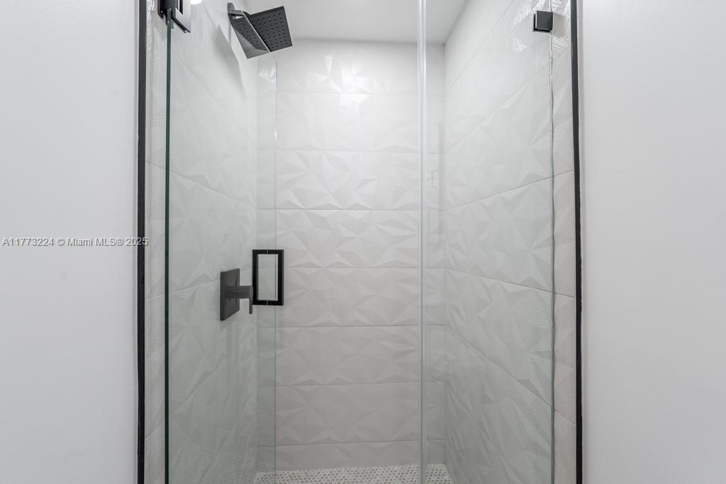 BISCAYNE SHORES CORR PLAT - Residential