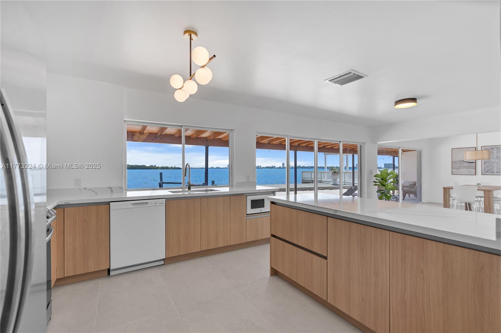 BISCAYNE SHORES CORR PLAT - Residential