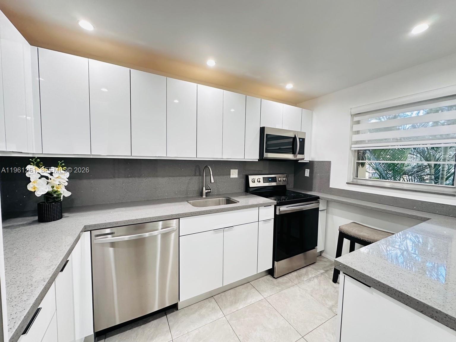 FOXCROFT APTS INC CONDO - Residential