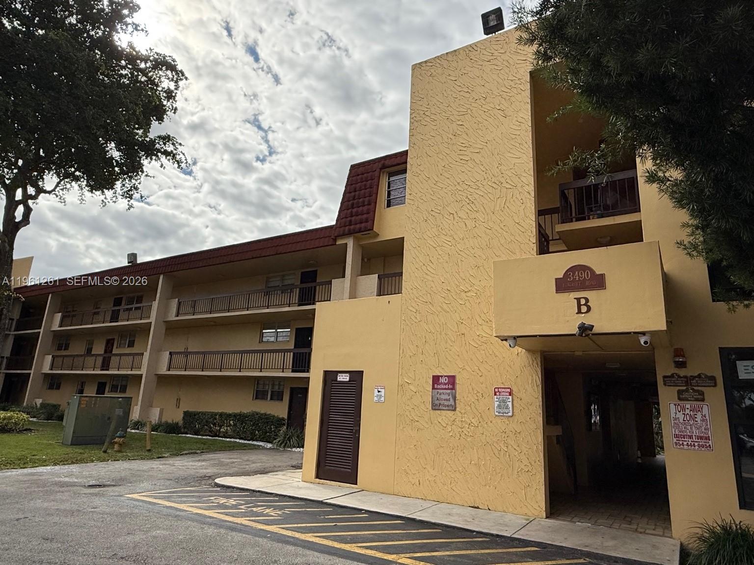 FOXCROFT APTS INC CONDO - Residential