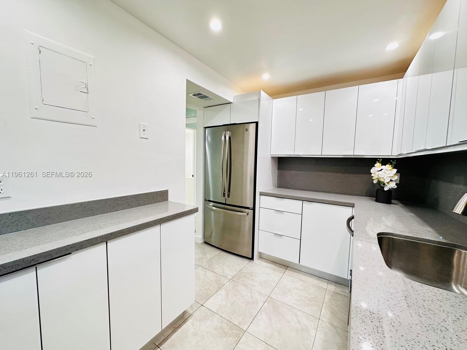 FOXCROFT APTS INC CONDO - Residential