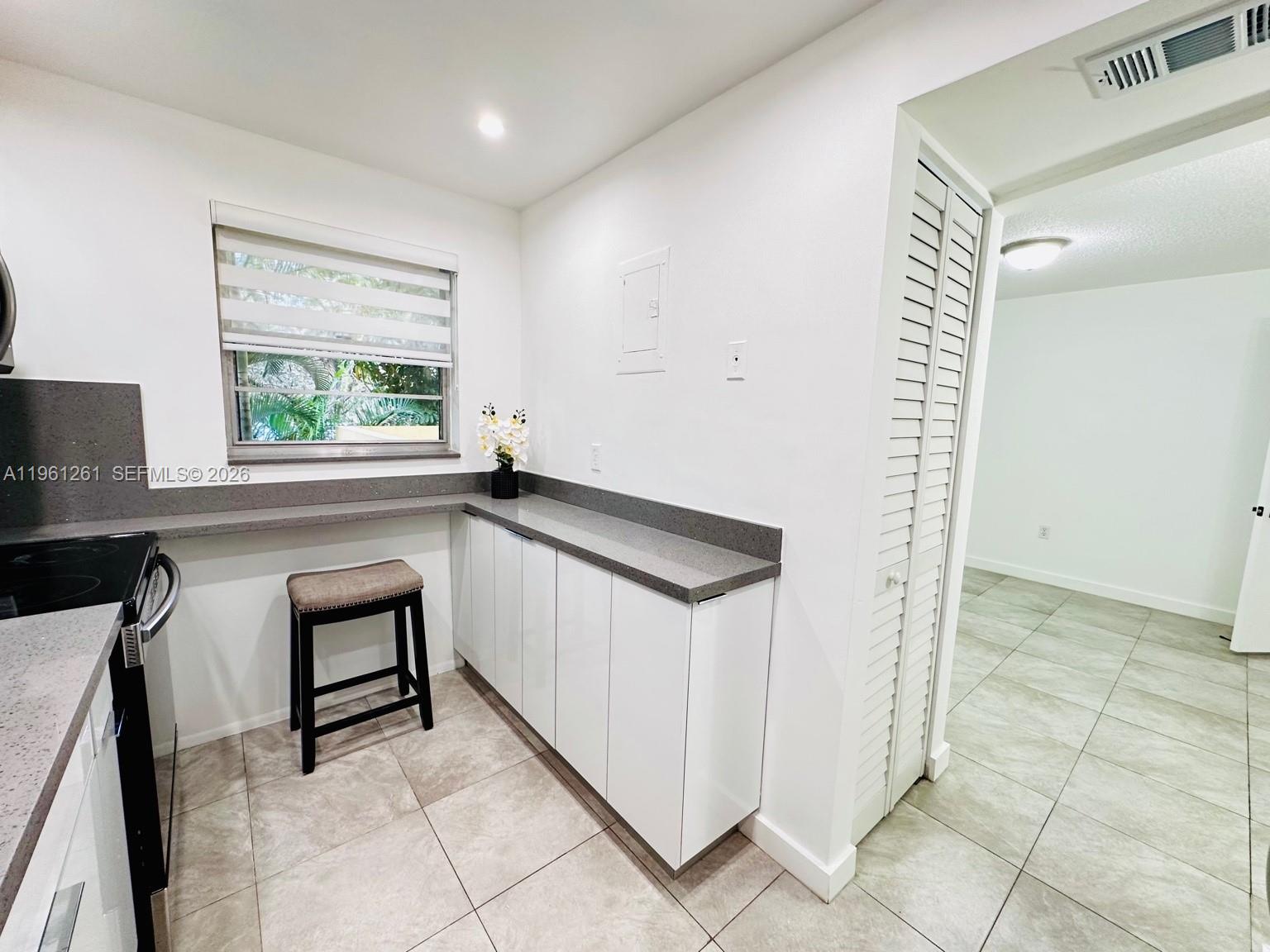 FOXCROFT APTS INC CONDO - Residential
