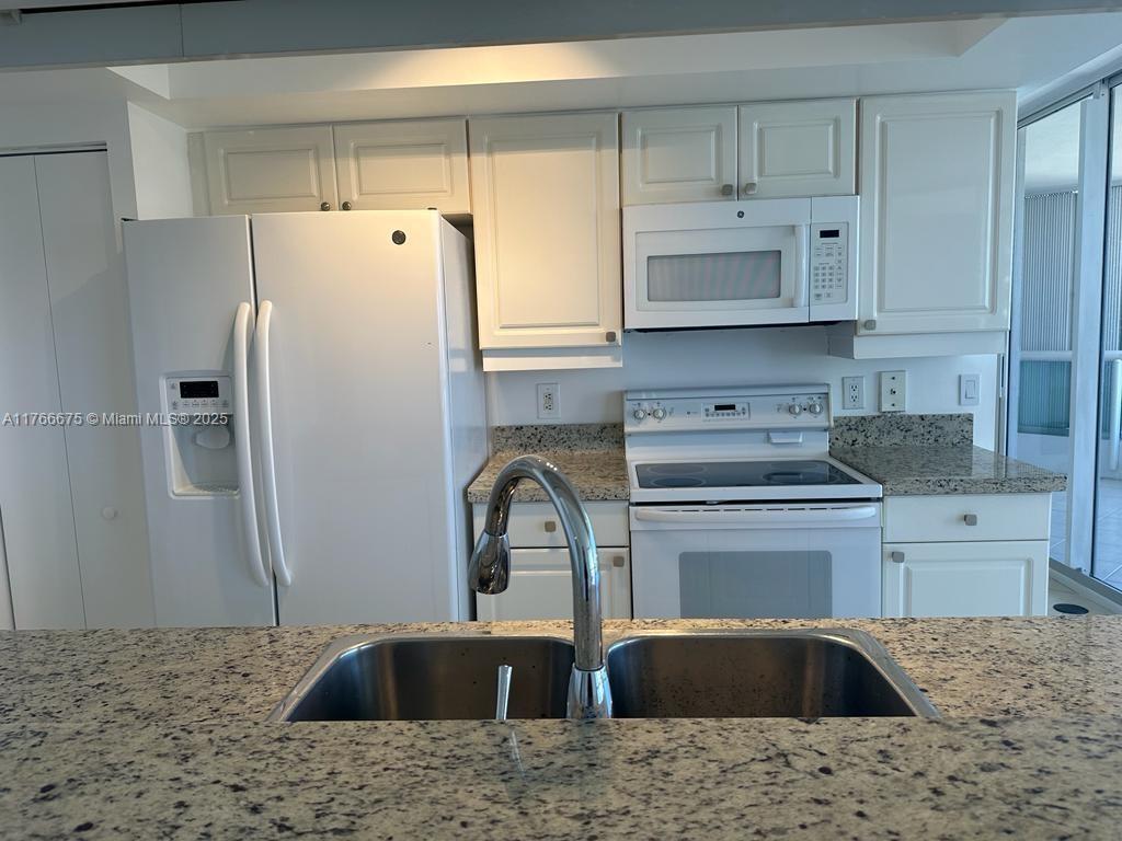 NORTH TOWER AT THE POINT - Residential Lease