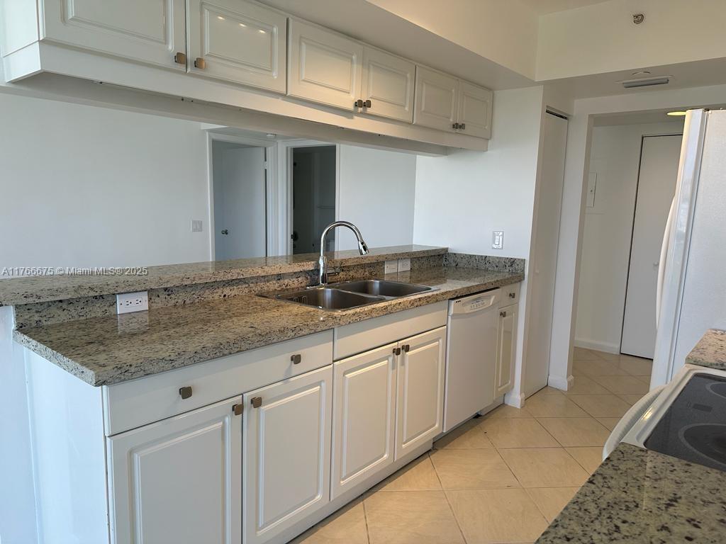 NORTH TOWER AT THE POINT - Residential Lease