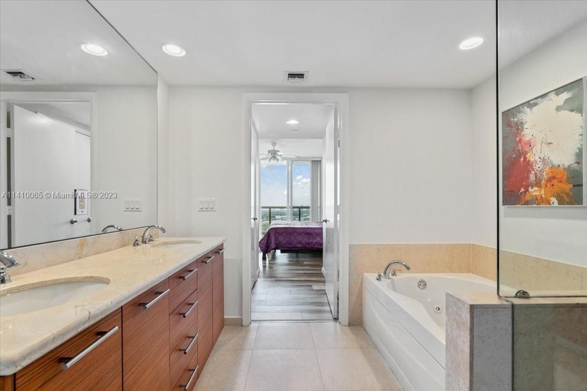 50 BISCAYNE CONDO - Residential