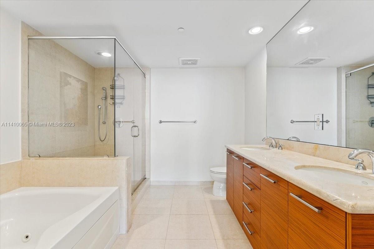 50 BISCAYNE CONDO - Residential