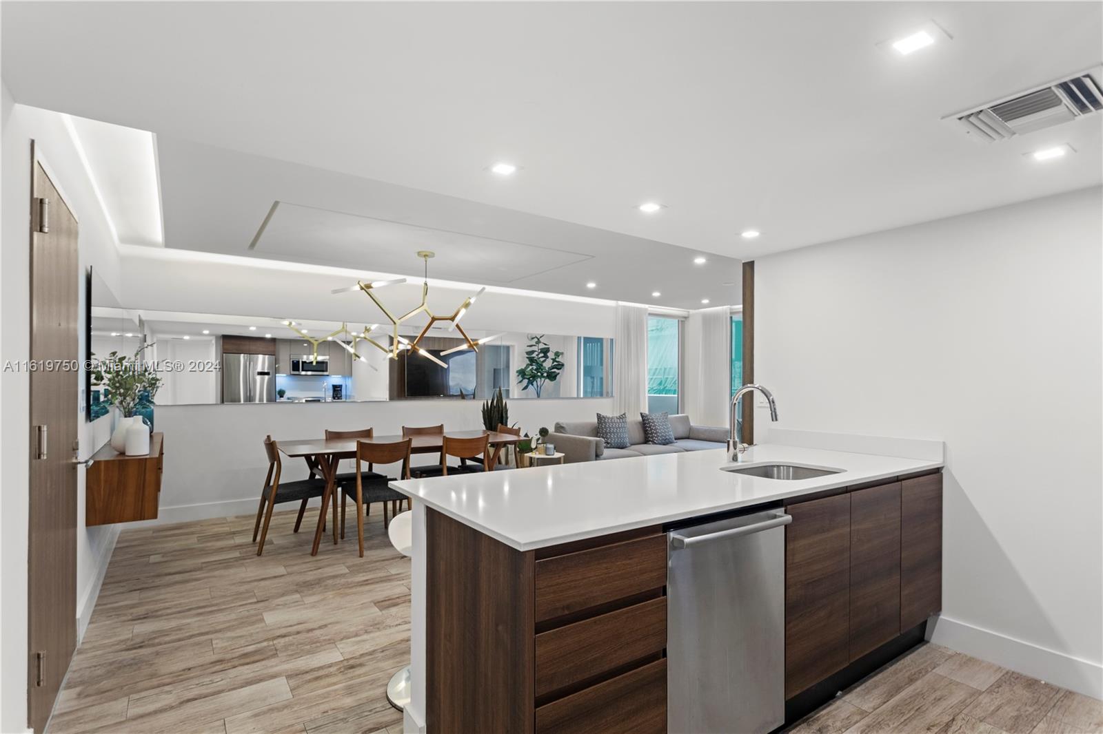 THE IVORY RESIDENCE CONDO - Residential Lease