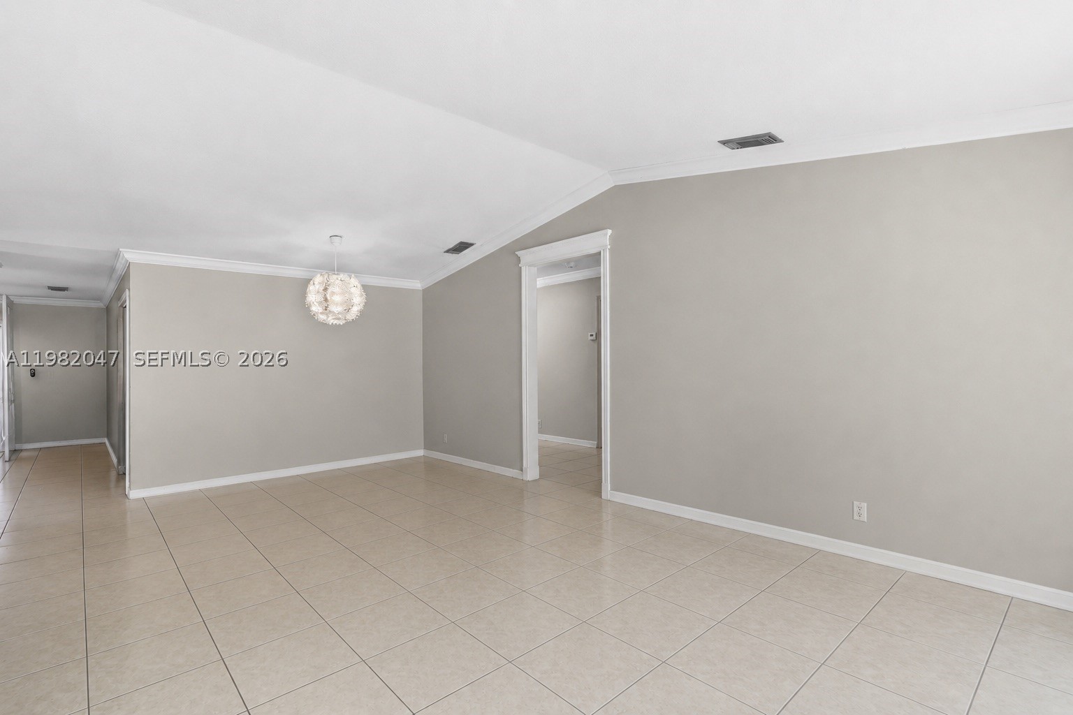 ESTATE HOMES - Residential