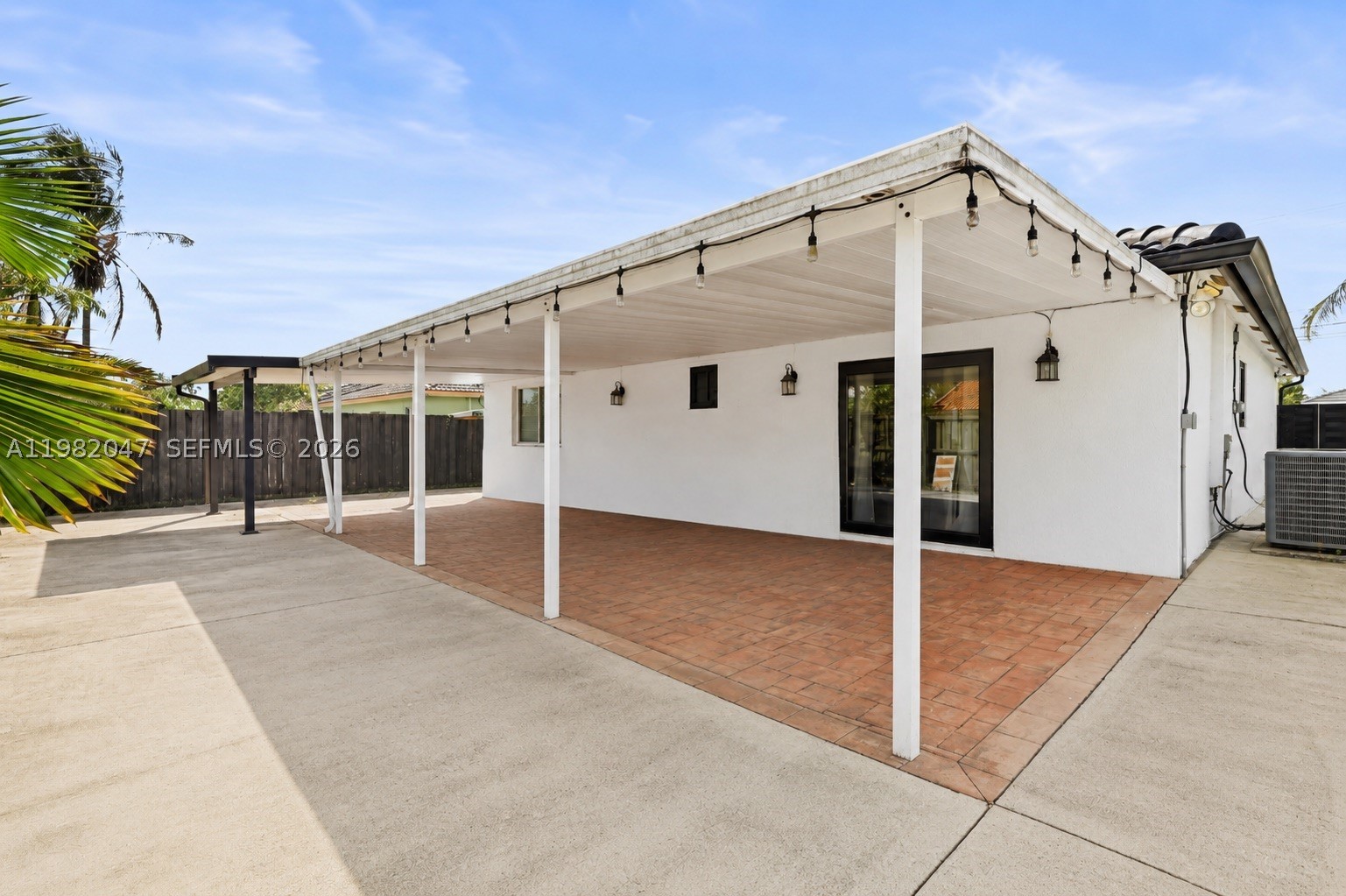 ESTATE HOMES - Residential