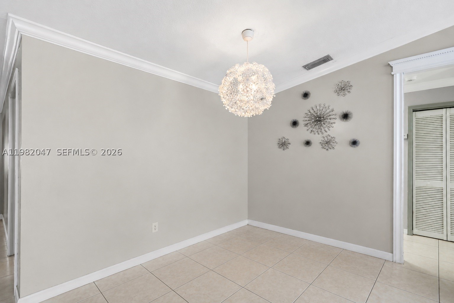 ESTATE HOMES - Residential