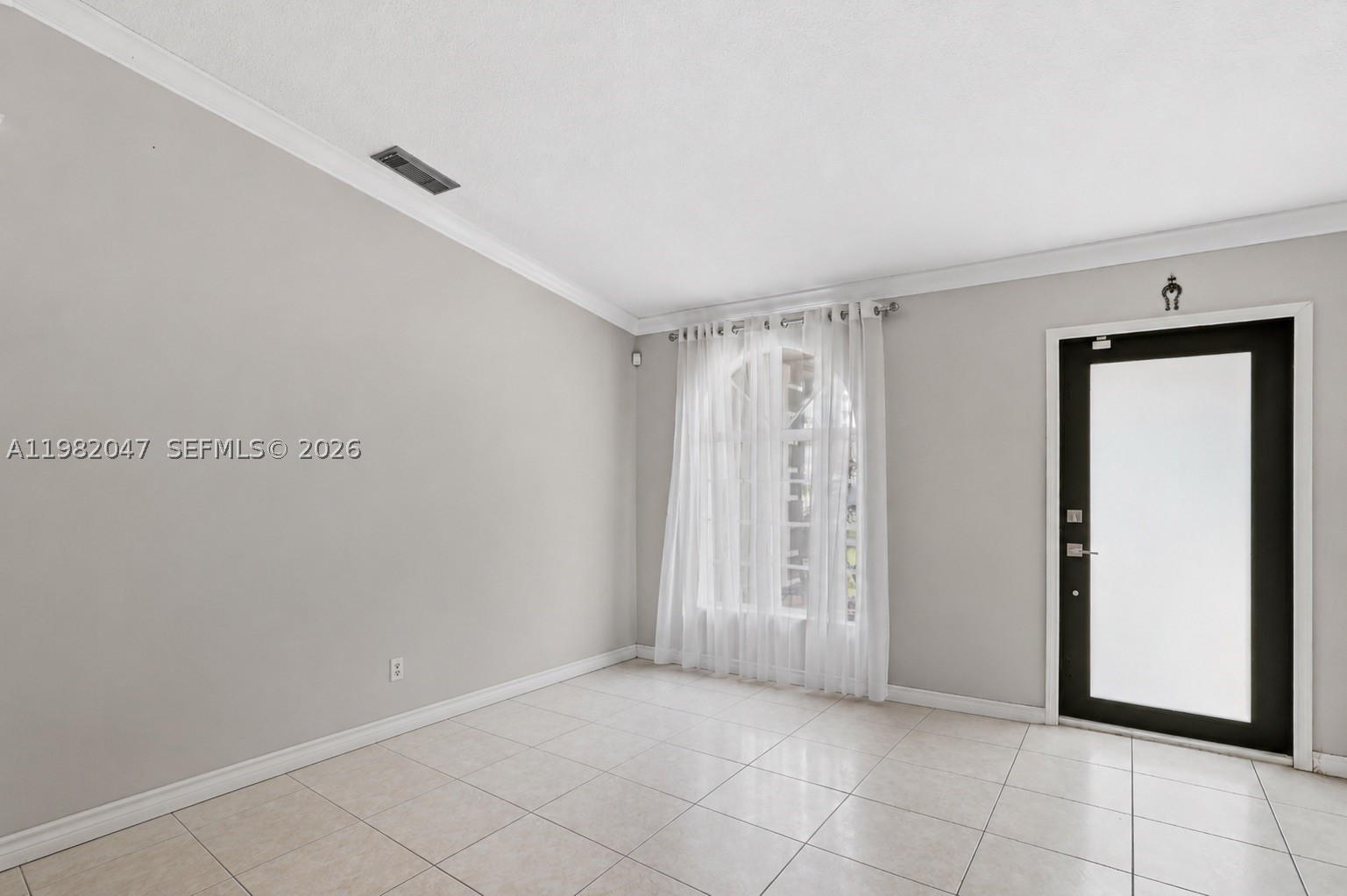 ESTATE HOMES - Residential