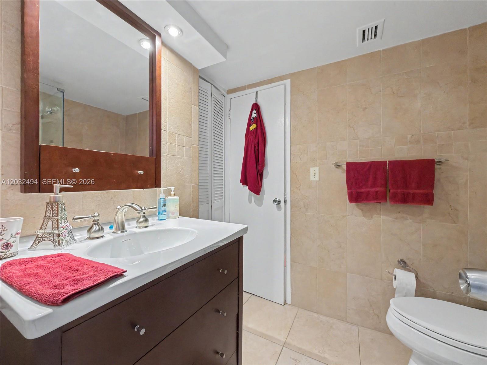 ARLEN BEACH CONDO - Residential