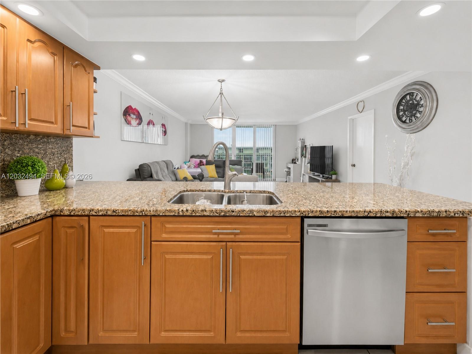 ARLEN BEACH CONDO - Residential