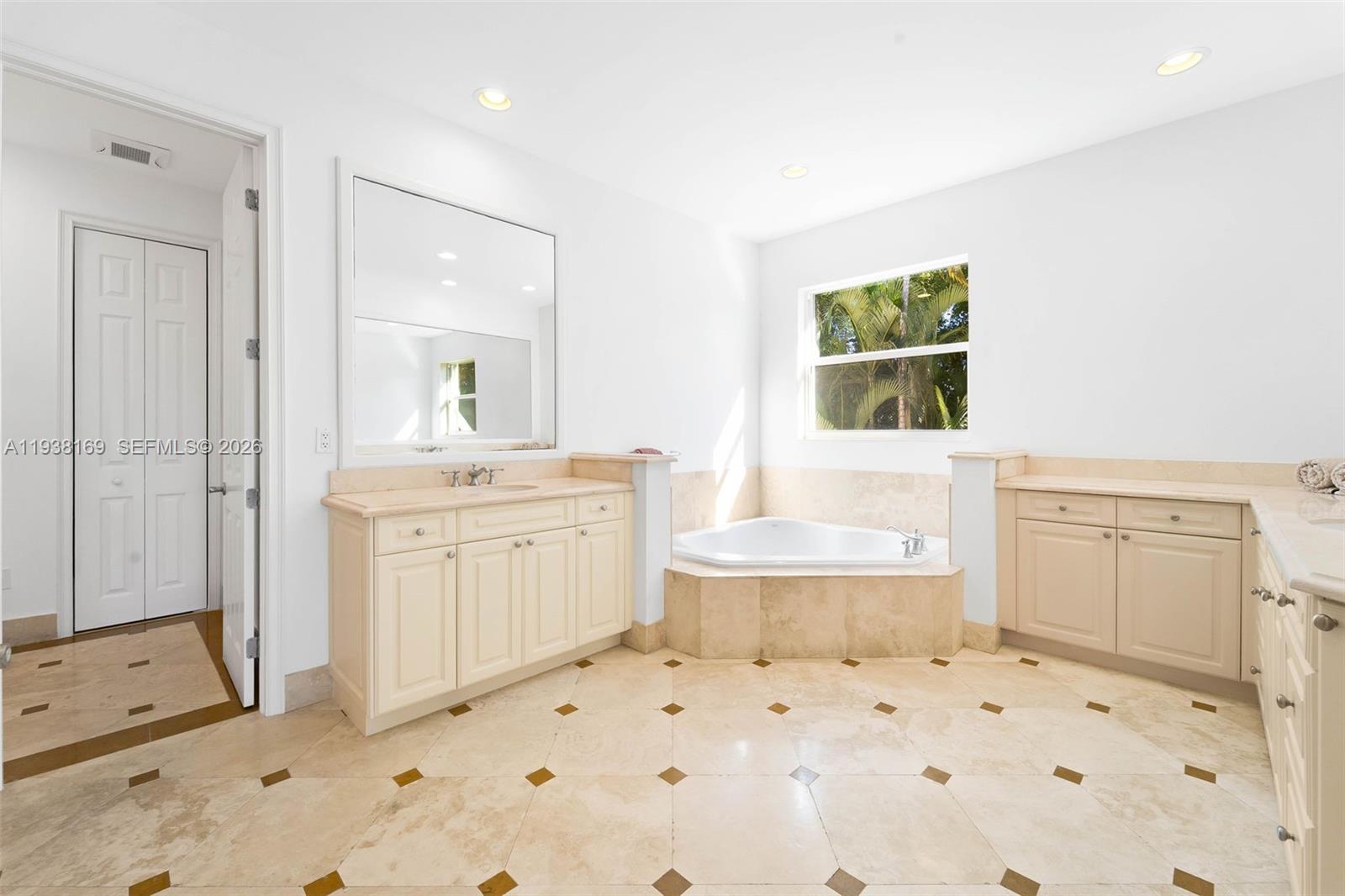 BISCAYNE POINT - Residential