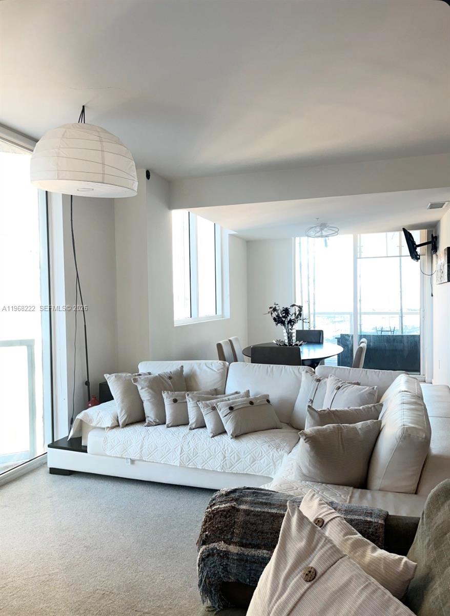 VIZCAYNE SOUTH CONDO - Residential