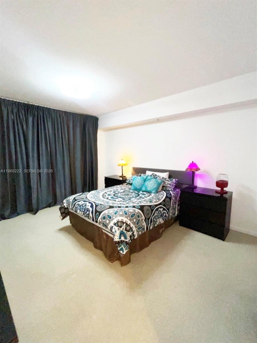 VIZCAYNE SOUTH CONDO - Residential