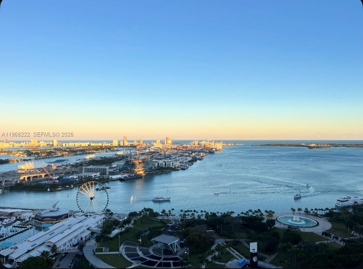 Spacious 2.5-Bed/2-Bath High-Rise Condo in Downtown Miami!

Enjoy stunning city and bay views from the 39th floor of Vizcayne South Tower. This 2.5-bedroom, 2-bathroom home features floor-to-ceiling windows, an open-concept living area, and a private balcony. Residents have access to resort-style amenities including pool, fitness center, spa, and concierge, all just steps from restaurants, shops, and the Miami River. Perfect for flexible living, comfort, and luxury downtown lifestyle!